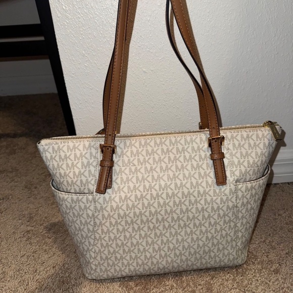 Michael Kors purse and wallet - Picture 3 of 4